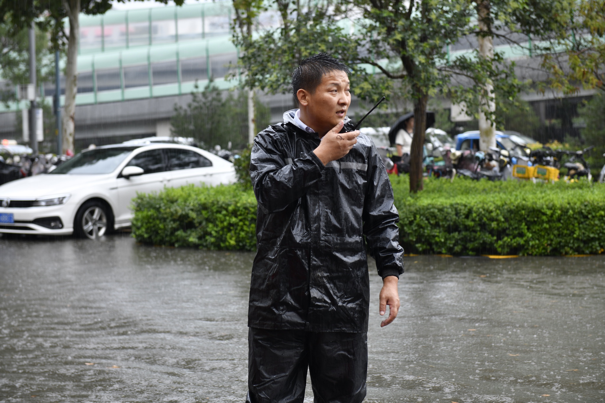 台風“杜蘇芮”中的魯商服務人